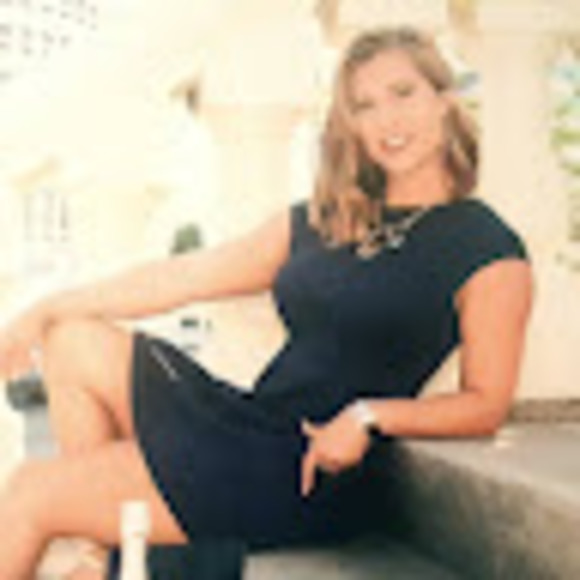 Meet your Posher, Leah - Picture 1 of 1